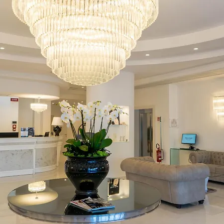 Pm Hotel
